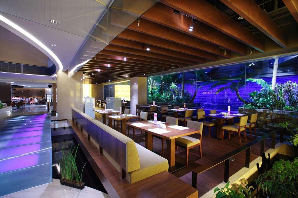Windsor Hotel Taichung Restaurant billede The interior of the restaurant