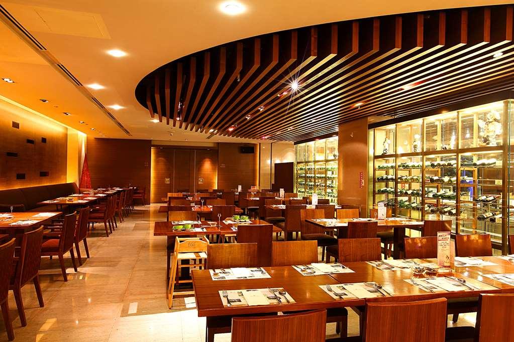 Windsor Hotel Taichung Restaurant billede The interior of the restaurant