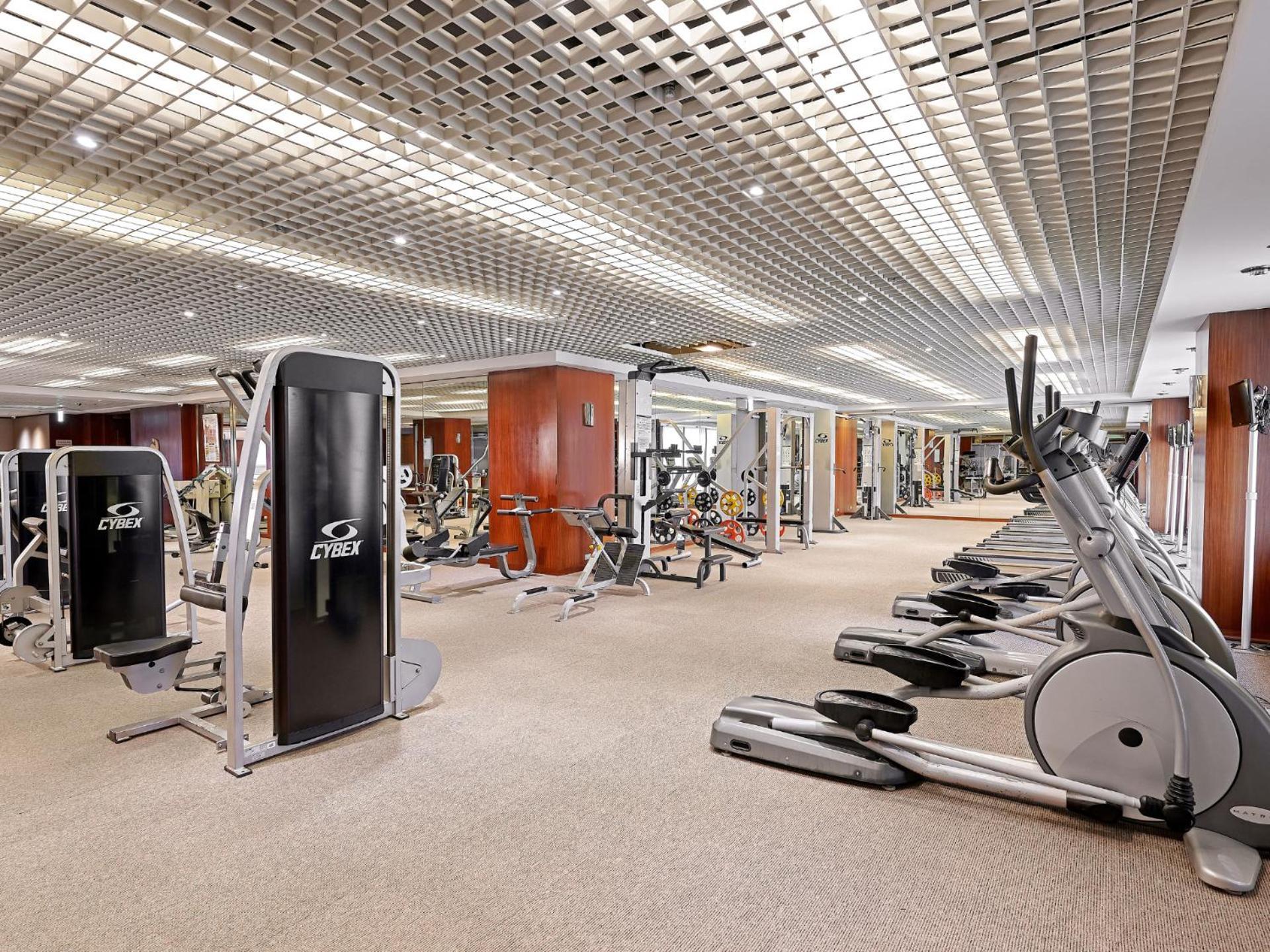 Windsor Hotel Taichung Eksteriør billede The gym at the Mandarin Oriental, Hong Kong