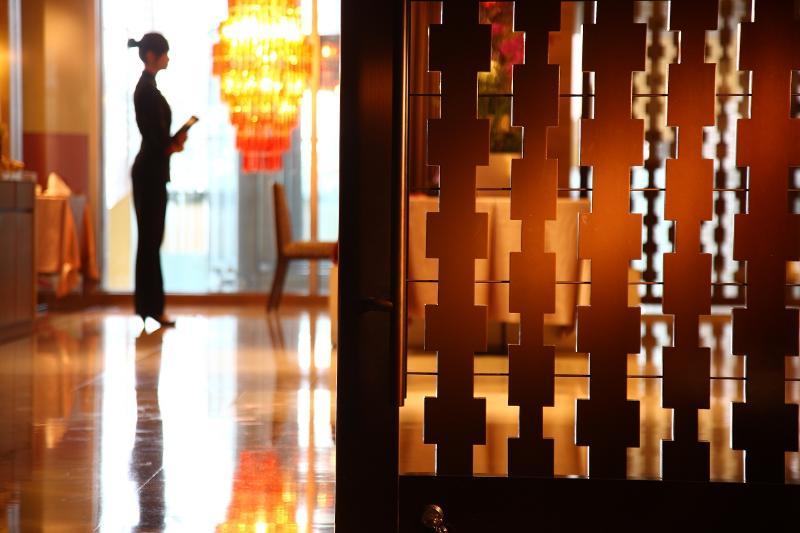 Windsor Hotel Taichung Eksteriør billede The lobby of the hotel